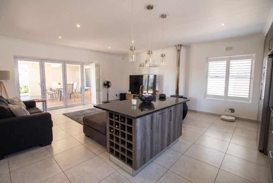 To Let 3 Bedroom Property for Rent in Sunningdale Western Cape